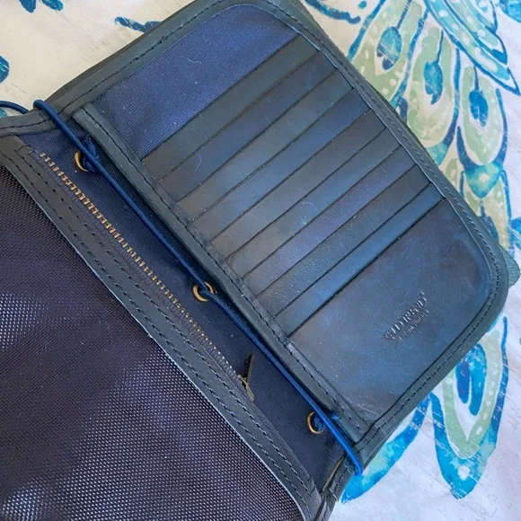 Sassy" Old Trend Nomad Organizer Wallet, Navy, (NEW) w Box) - Picture 13 of 17